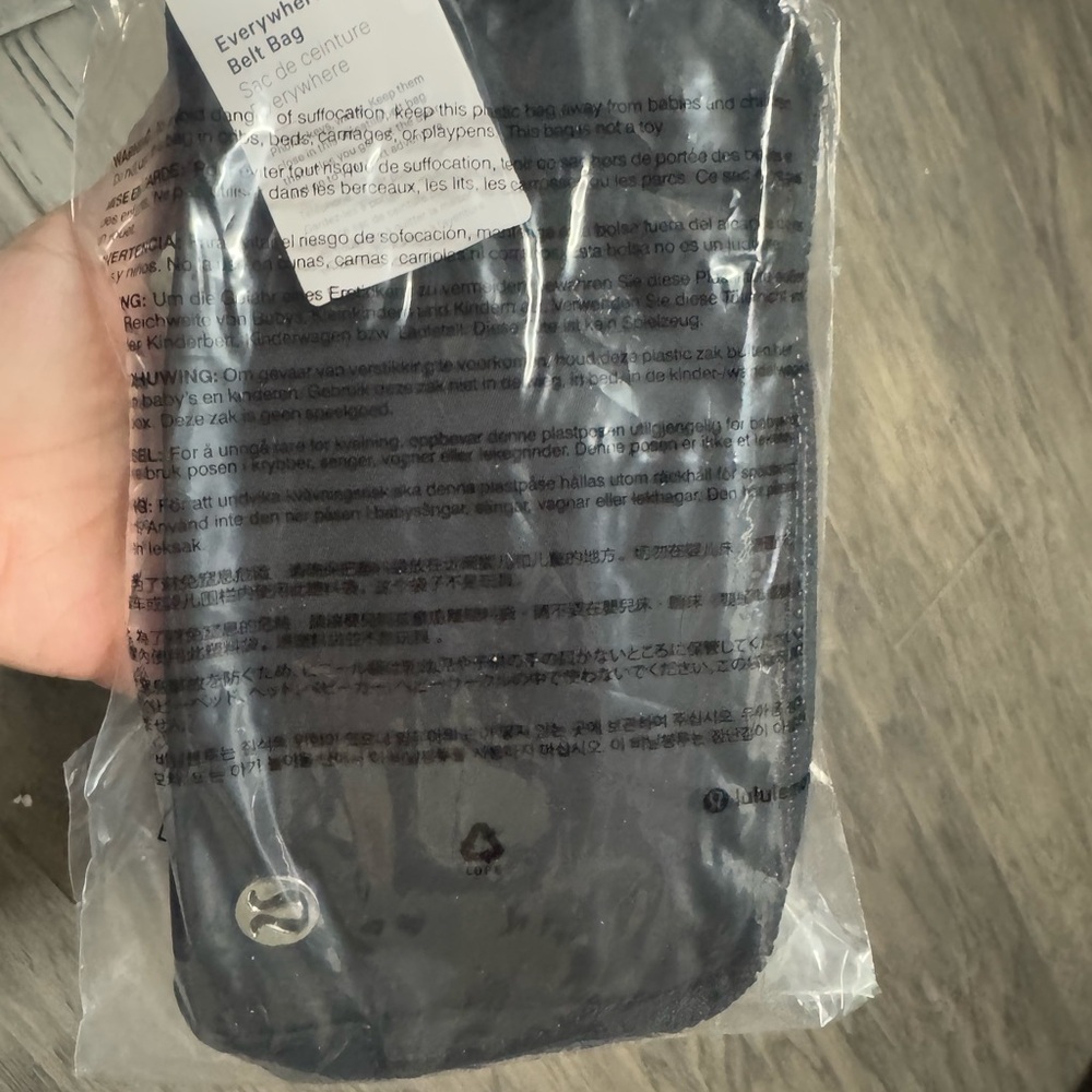 Brand  Lululemon
Lululemon Everywhere Belt Bag 1 L